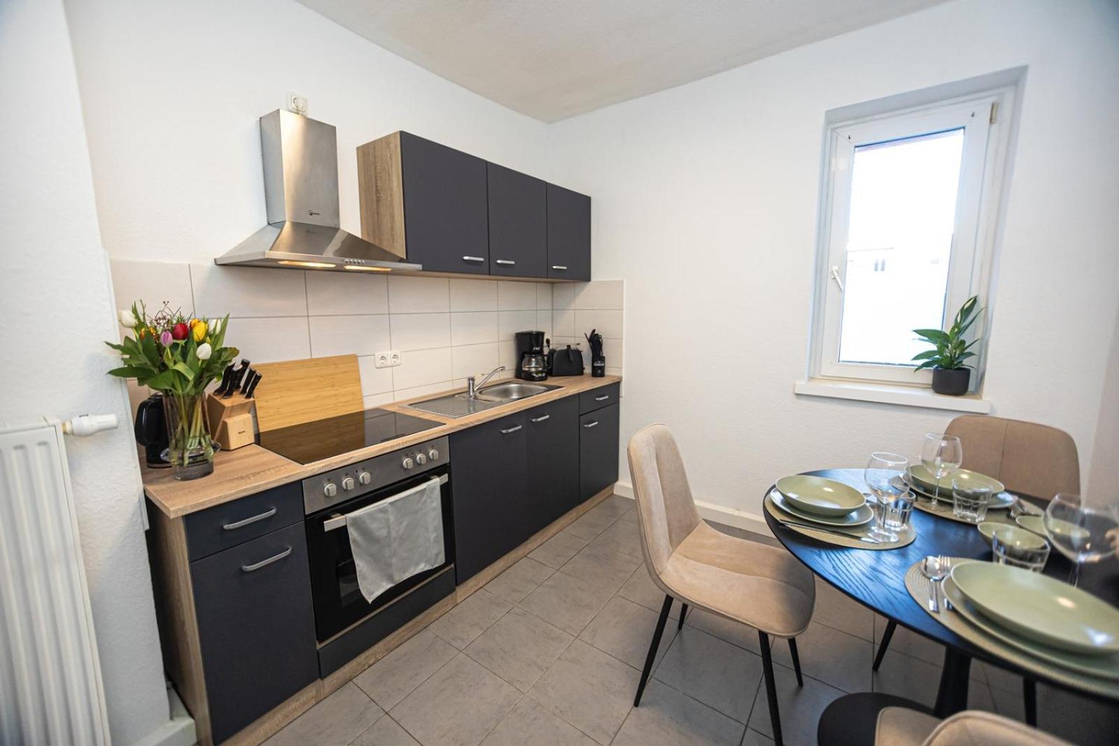Blossfeld-Apartments Geraeumige Stadtoase Mitten Im Zentrum Mit 3 Schlafzimmern, Gratis Parkplatz, W-Lan, Netflix Jena Bagian luar foto