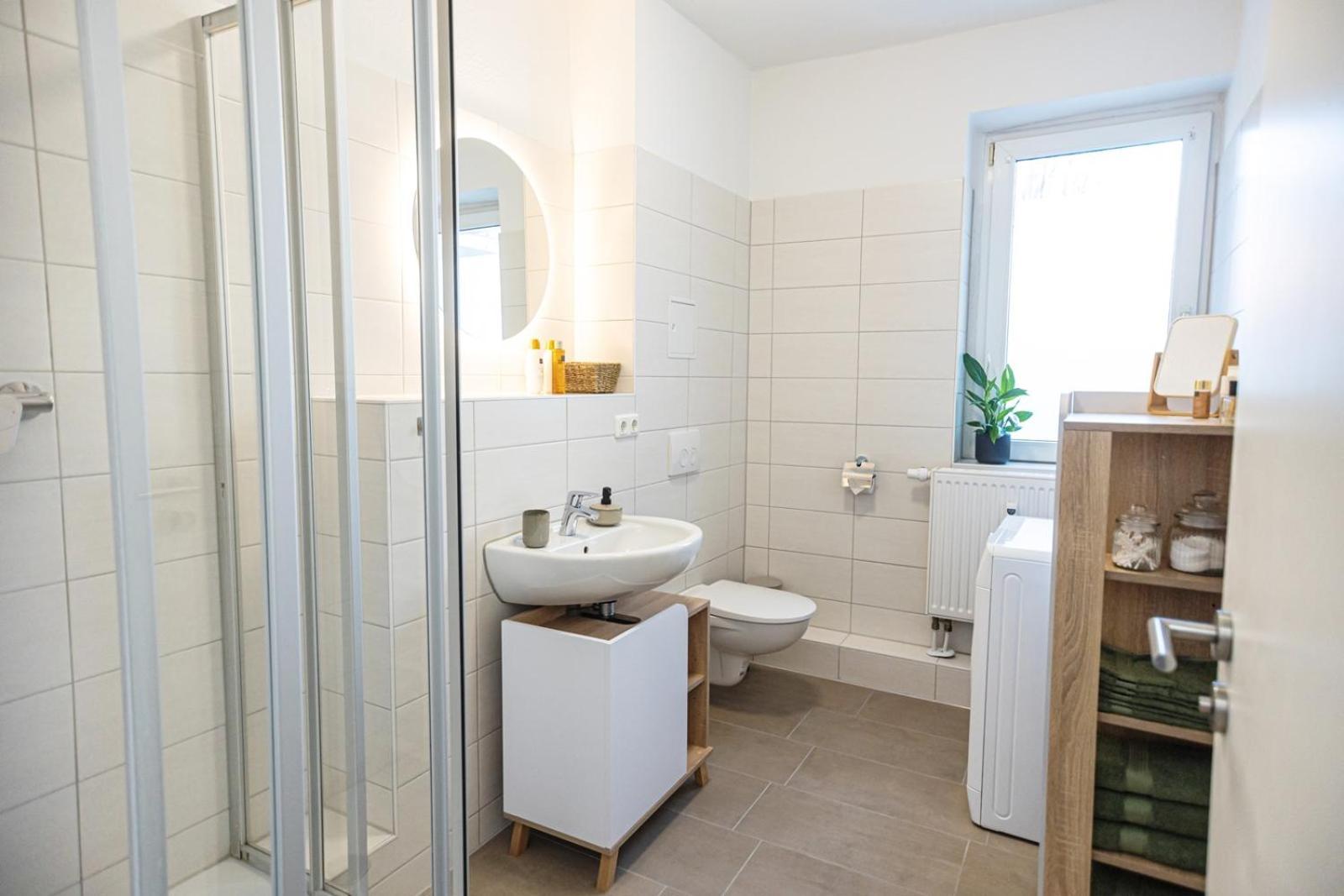 Blossfeld-Apartments Geraeumige Stadtoase Mitten Im Zentrum Mit 3 Schlafzimmern, Gratis Parkplatz, W-Lan, Netflix Jena Bagian luar foto